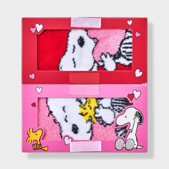 Snoopy Soft Valentine’s Day Cozy Crew Socks NWT Last One Left - Picture 2 of 4